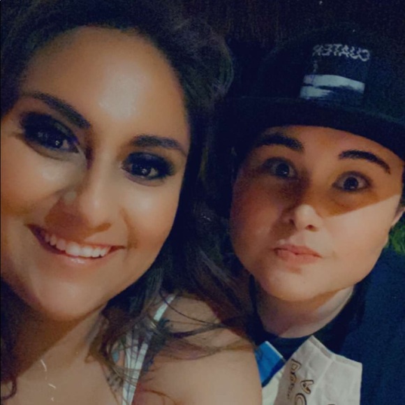 Meet your Posher, Alex - Picture 2 of 10